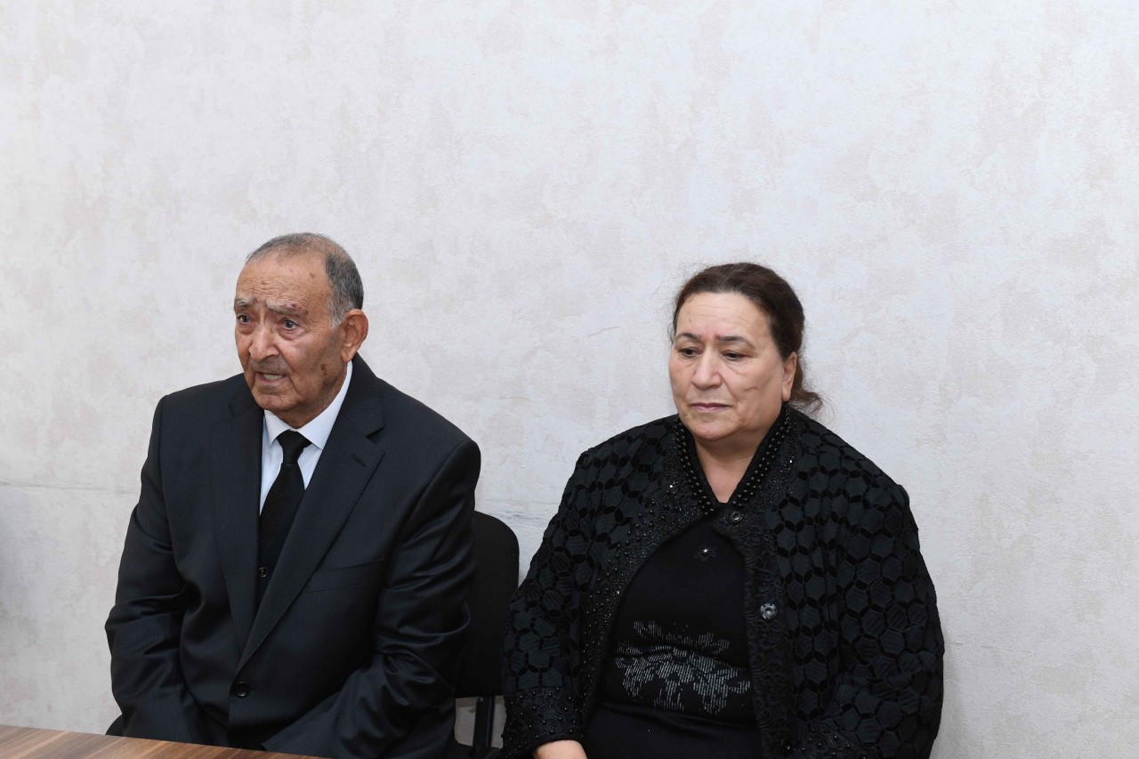 Rövşən Rzayev vətəndaşların problemini dinlədi - FOTOLAR